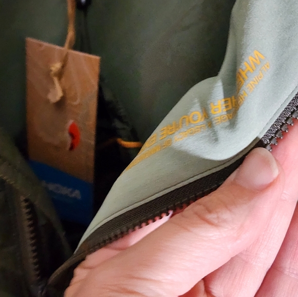 Hoka One One Dark Green Jacket - Picture 7 of 9